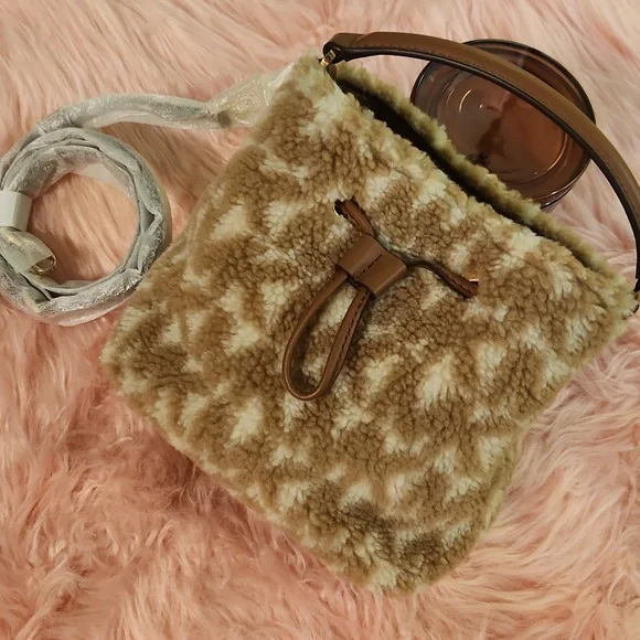 Elegant Tan Shearling Mini Bag MICHEAL KORS - Picture 2 of 2